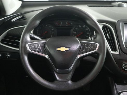 Used 2018 Chevrolet Malibu LS FWD image 16