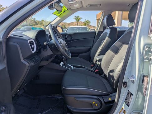 Certified 2025 Hyundai Venue Limited image 14