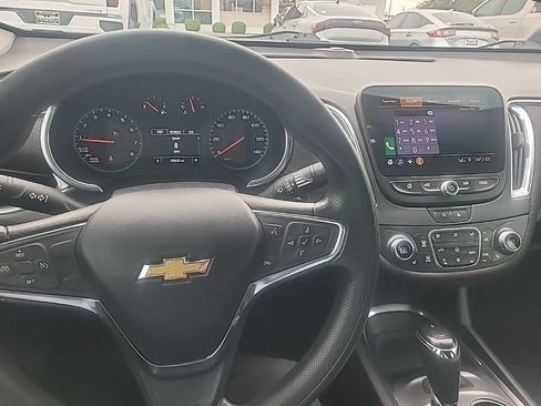 Used 2020 Chevrolet Malibu LT FWD image 17