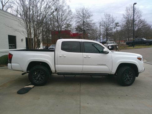 Used 2023 Toyota Tacoma SR5 image 17