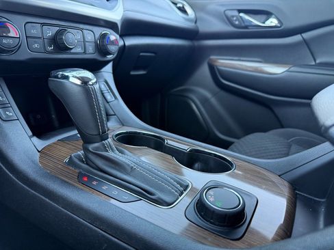 Used 2017 GMC Acadia SLE image 20