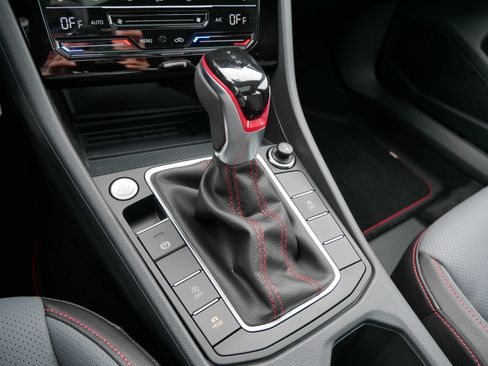 New 2025 Volkswagen Jetta GLI Autobahn image 9