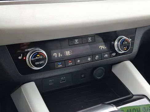 Used 2023 Mitsubishi Outlander SEL 40th Anniversary image 16