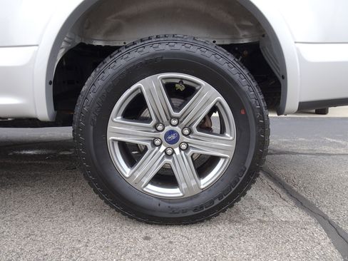 Used 2018 Ford F150 XLT w/ Equipment Group 302A Luxury image 30