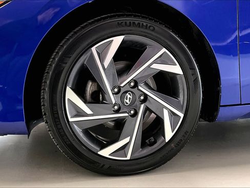 Used 2024 Hyundai Elantra SEL w/ Convenience Package image 7