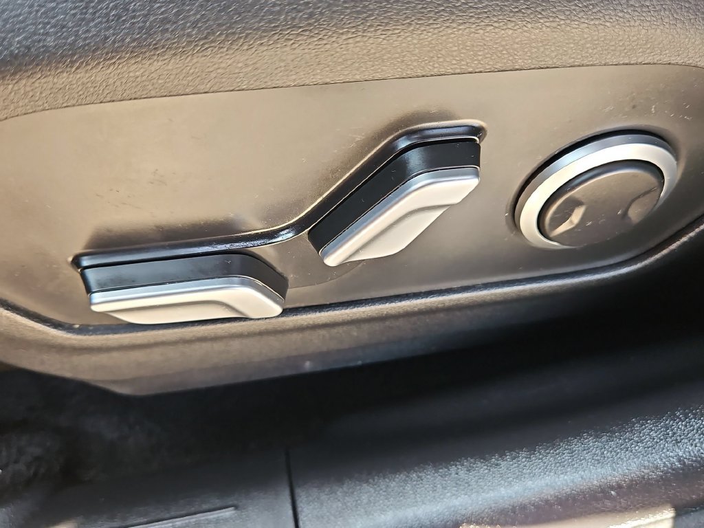 Used 2025 Hyundai Santa Fe SEL AWD/4WD image 14