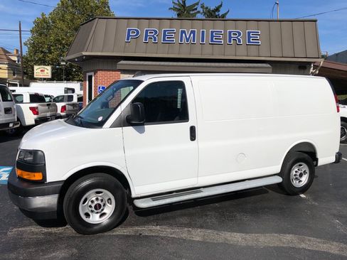 Used 2025 GMC Savana 2500 w/ Driver Convenience Package RWD image 2