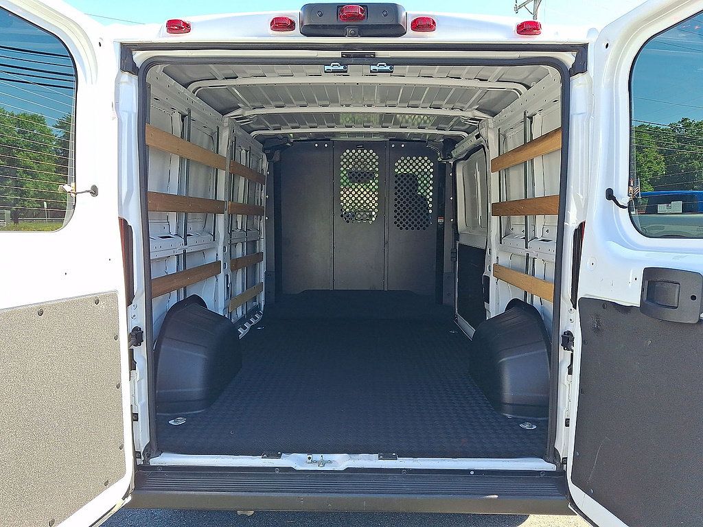 Used 2025 RAM ProMaster 2500 w/ U-Haul Equipment Group FWD image 13