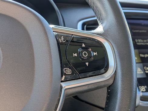 Used 2016 Volvo XC90 T6 Momentum w/ Protection Package Plus image 19