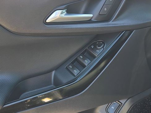 Used 2025 Chevrolet Equinox LT w/ Convenience Package II image 13