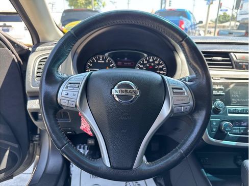 Used 2016 Nissan Altima 2.5 SV w/ Convenience Package FWD image 17