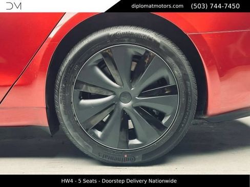 Used 2024 Tesla Model S AWD/4WD image 38