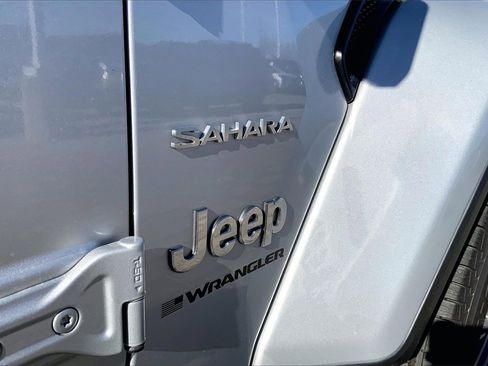 Used 2024 Jeep Wrangler Sahara image 24