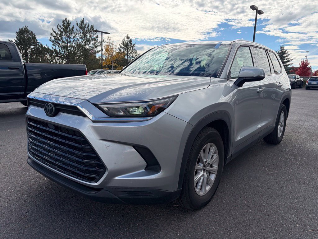 Used 2025 Toyota Grand Highlander AWD image 4