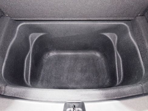 Used 2021 Tesla Model Y Long Range image 26