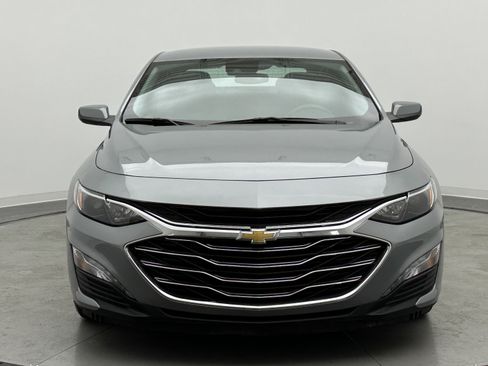 Used 2025 Chevrolet Malibu LT image 2