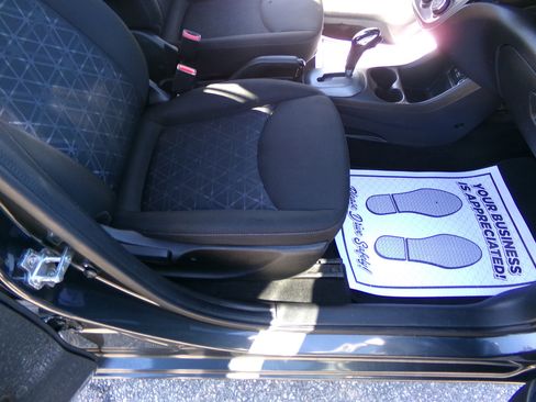 Used 2021 Chevrolet Spark LT image 20