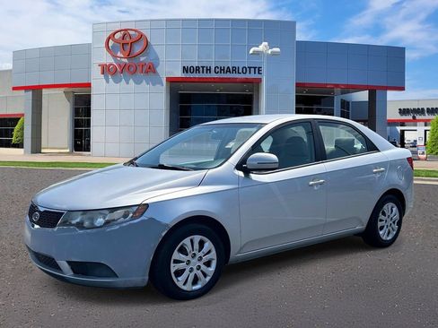 Used 2011 Kia Forte EX FWD image 3