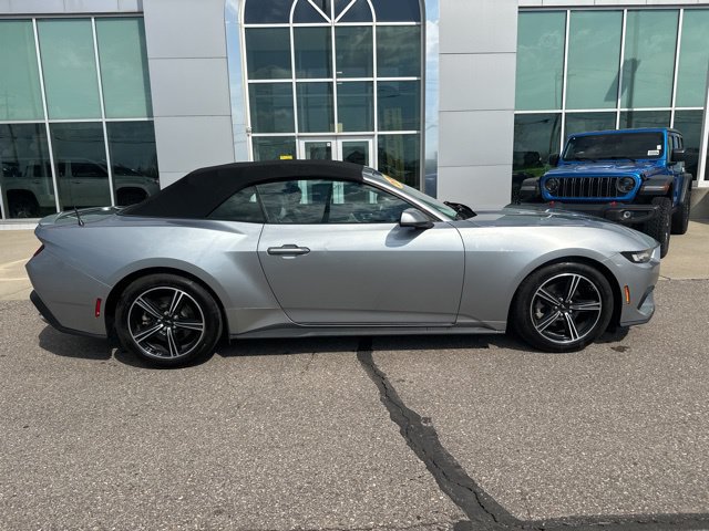 Used 2024 Ford Mustang Premium RWD image 4