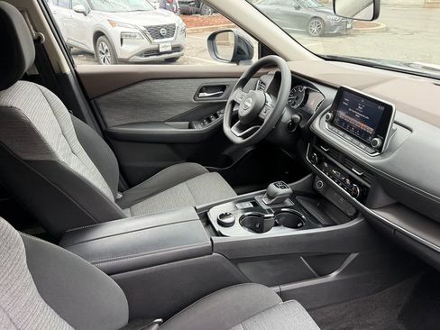 Used 2023 Nissan Rogue SV image 27
