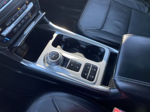 Used 2020 Ford Explorer Limited image 20