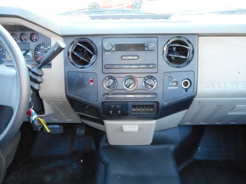 Used 2010 Ford F250 2WD SuperCab Super Duty image 22