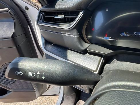 Used 2025 Jeep Grand Cherokee L Altitude RWD image 25