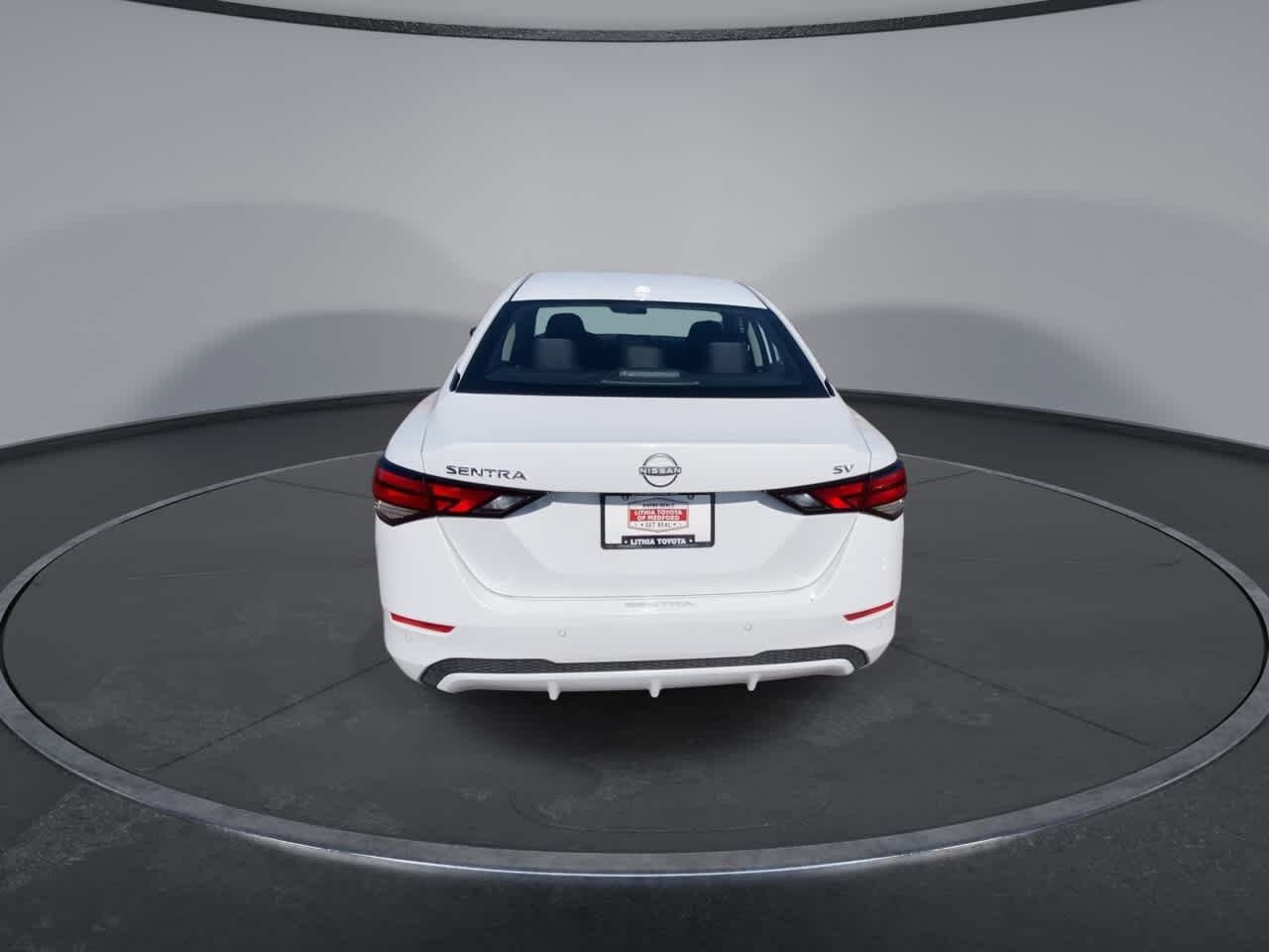 Used 2024 Nissan Sentra SV FWD image 8