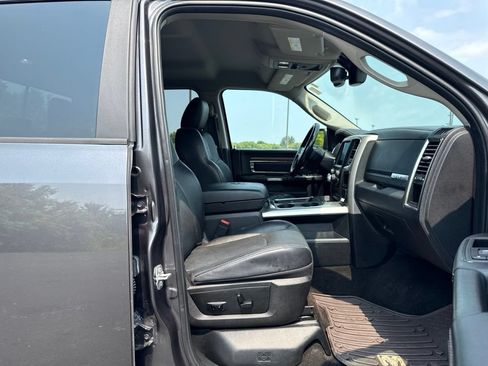 Used 2017 RAM 1500 Laramie w/ Convenience Group AWD/4WD image 12