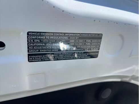 Used 2025 Nissan Kicks SR FWD image 24