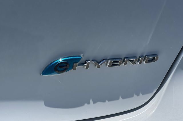 Used 2024 Chrysler Pacifica Limited FWD image 33