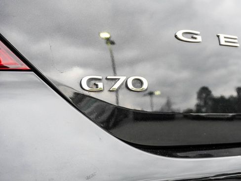Used 2022 Genesis G70 2.0T image 13