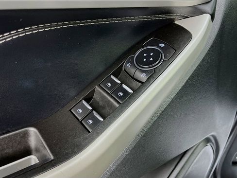 Used 2022 Ford Explorer XLT AWD/4WD image 24