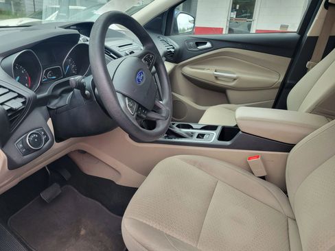 Used 2017 Ford Escape SE FWD image 7