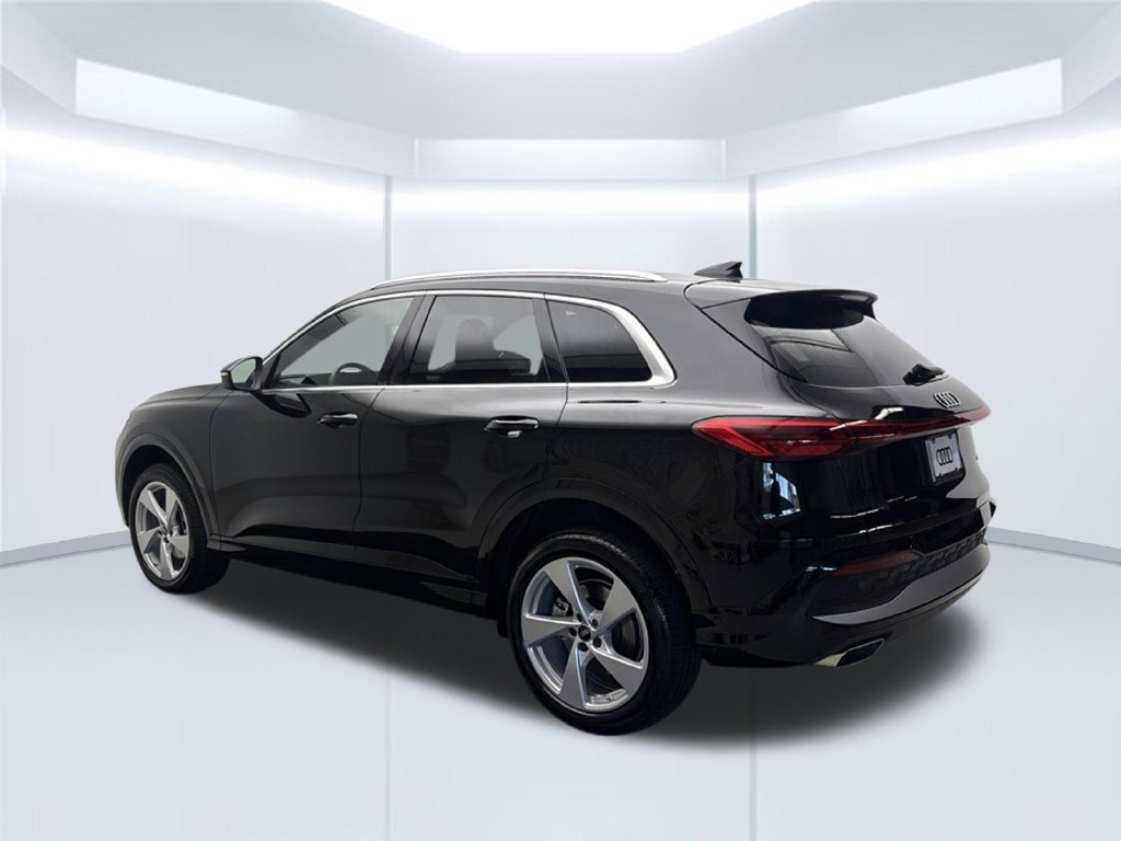 Used 2025 Audi Q5 Premium AWD/4WD image 3