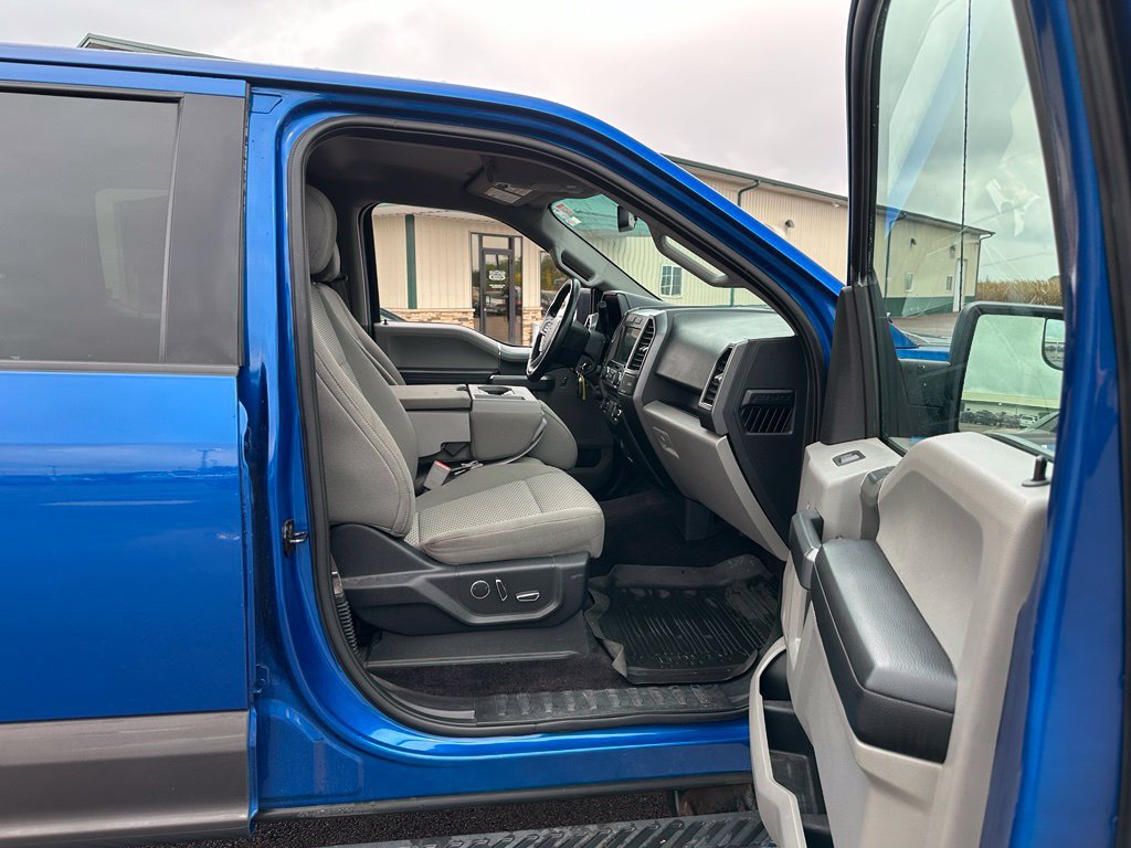 Used 2017 Ford F150 XLT w/ Equipment Group 302A Luxury AWD/4WD image 26