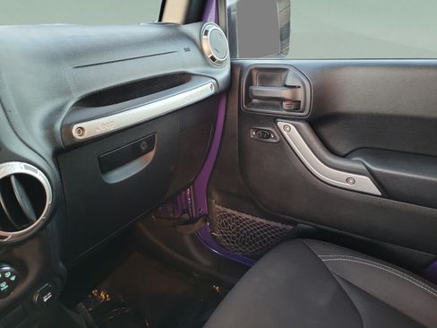 Used 2017 Jeep Wrangler Unlimited Sahara AWD/4WD image 21