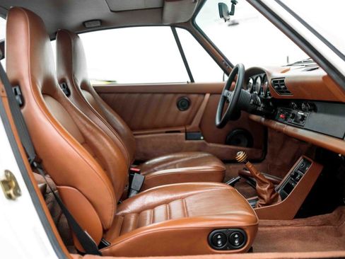 Used 1989 Porsche 911 Carrera RWD image 49