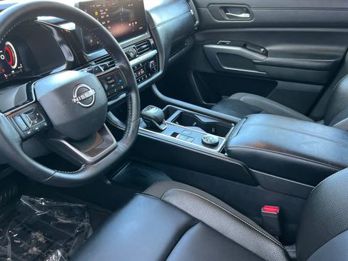 New 2026 Nissan Pathfinder SL AWD/4WD image 12