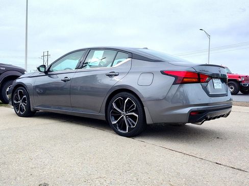 Used 2024 Nissan Altima 2.5 SR w/ SR Premium Package image 4