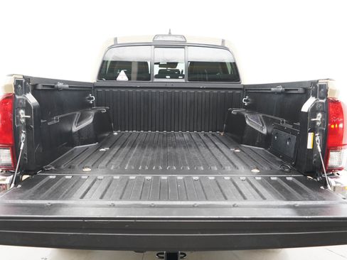 Used 2019 Toyota Tacoma SR5 RWD image 16