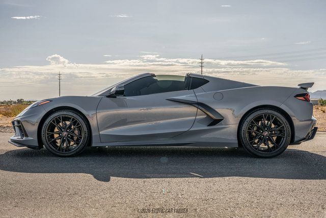 Used 2025 Chevrolet Corvette Stingray Premium Cpe w/ Z51 Performance Package RWD image 3