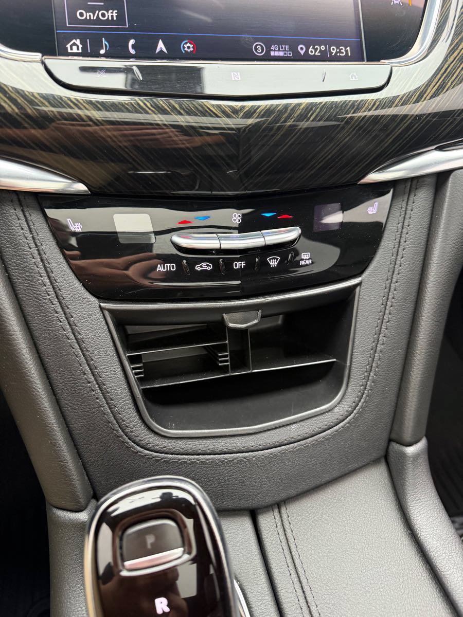 Used 2020 Cadillac XT6 Premium Luxury FWD image 22