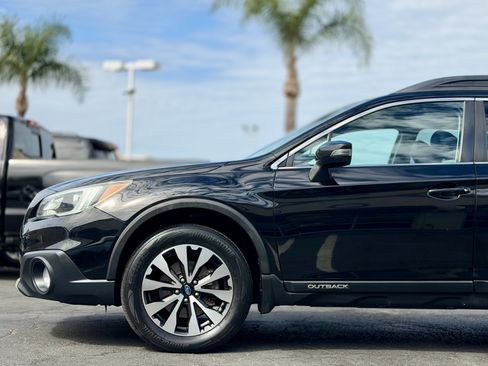 Used 2017 Subaru Outback 3.6R Limited AWD/4WD image 13