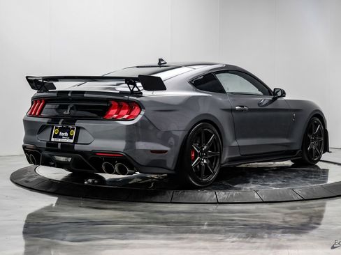 Used 2021 Ford Mustang Shelby GT500 w/ Carbon Fiber Track Pack RWD image 18