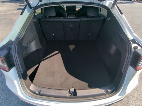 Used 2022 Tesla Model Y Long Range image 14
