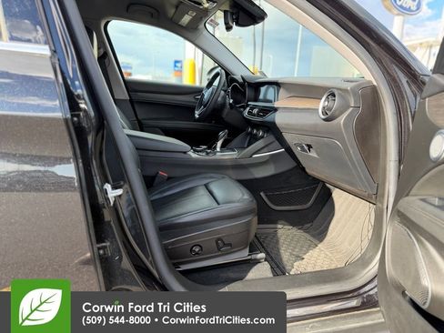 Used 2018 Alfa Romeo Stelvio Ti image 9