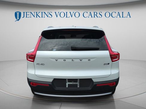 Certified 2024 Volvo XC40 B5 Ultimate w/ Protection Package Premier AWD/4WD image 4