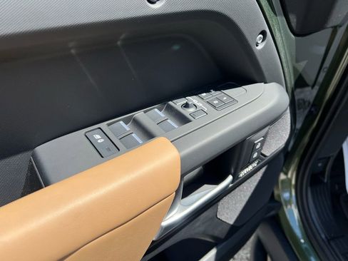 New 2026 Land Rover Defender 130 X-Dynamic SE AWD/4WD image 10