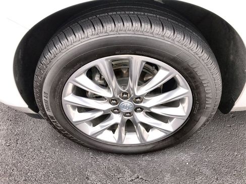 Used 2021 Buick Enclave Essence w/ Sound and Sites Package image 10